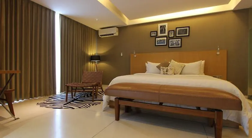 Ossotel Legian Отель Легиан