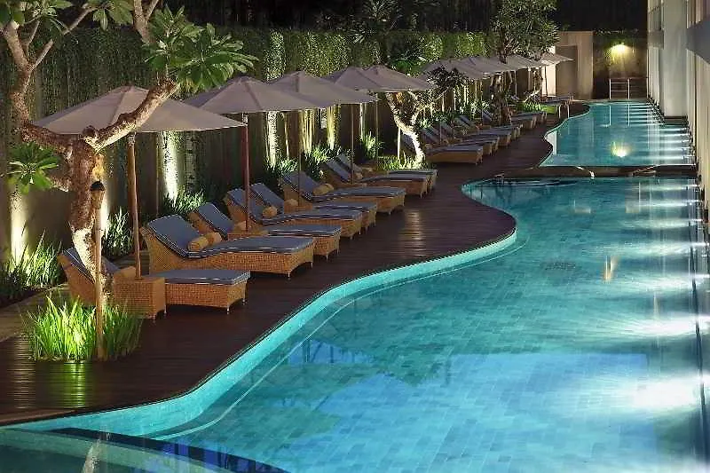 Ossotel Legian Отель