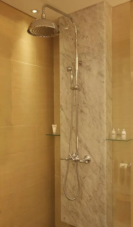 Ossotel Legian Hotel